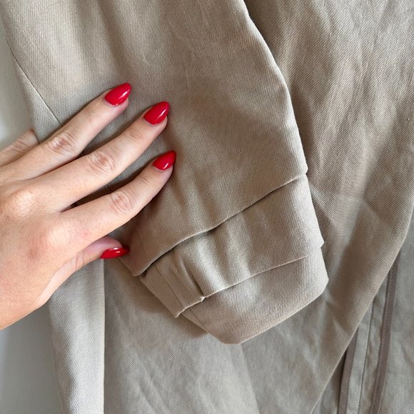 Aritzia | Linen Power Blazer in Trace - Picture 4 of 6